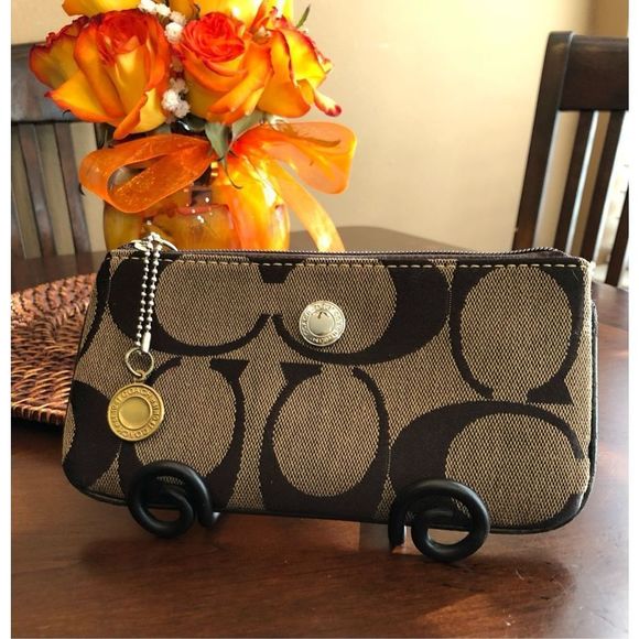 COACH - Monogram Logo Pouch in Chocolate & Khaki Canvas. Missing Wristlet Strap￼ - Picture 8 of 14